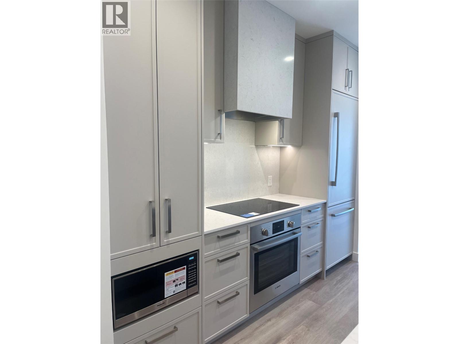 503 3340 Lakeshore Road, Kelowna