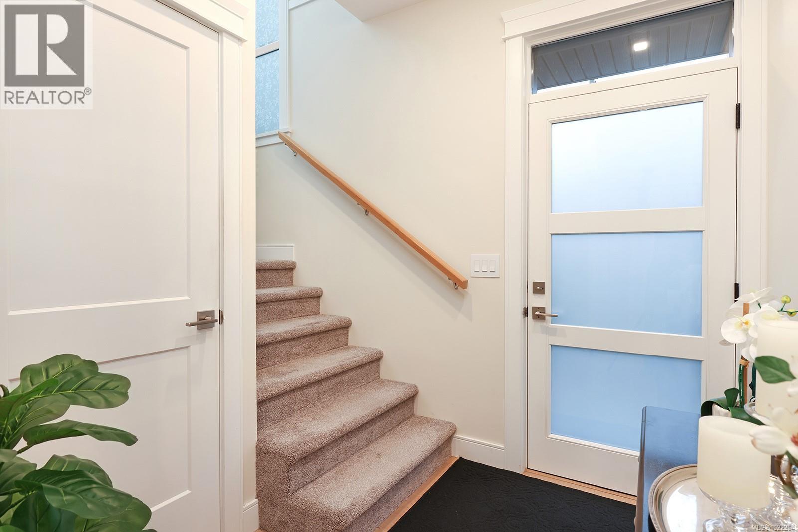 1 468 Anderton Rd, Comox