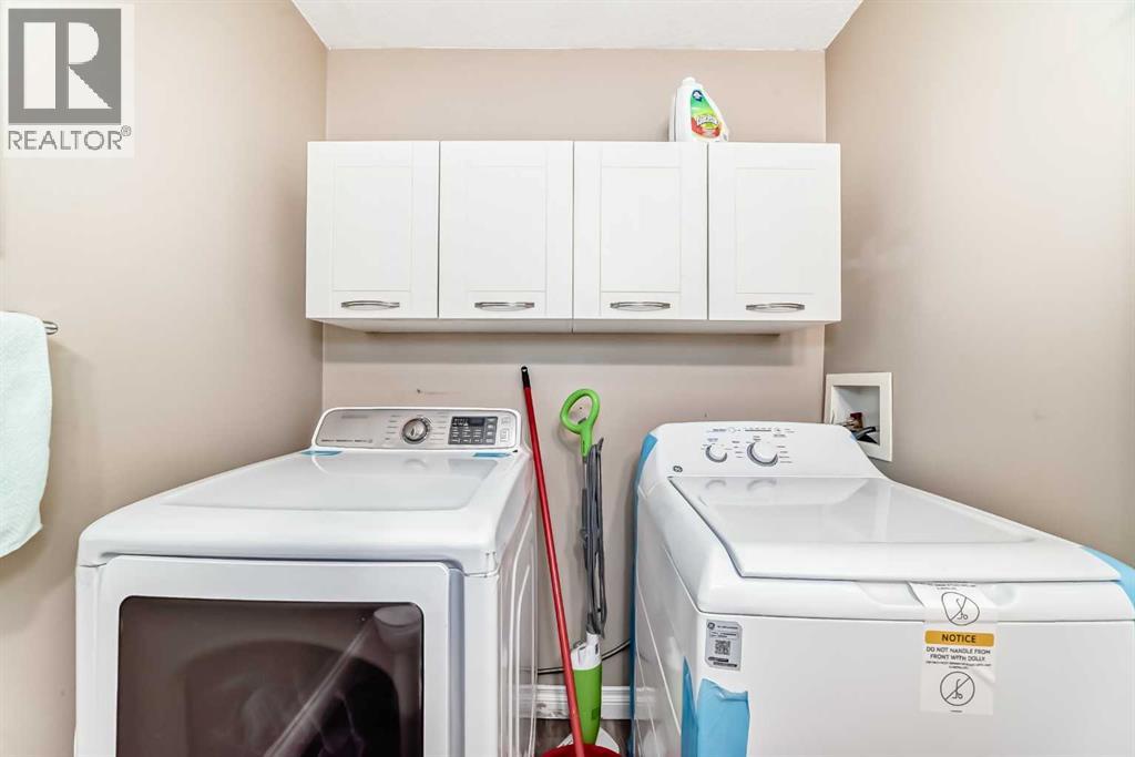 Single Family House 4 Level for Sale in  Dover Mews SE Dover Calgary 