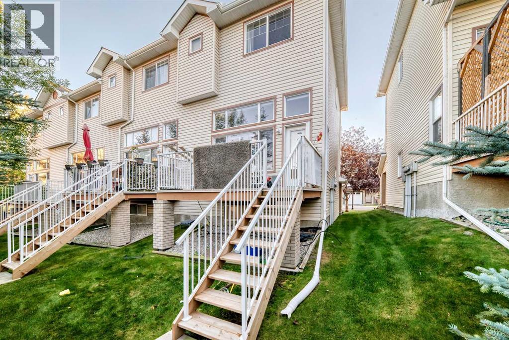 Single Family House 4 Level for Sale in  Dover Mews SE Dover Calgary 