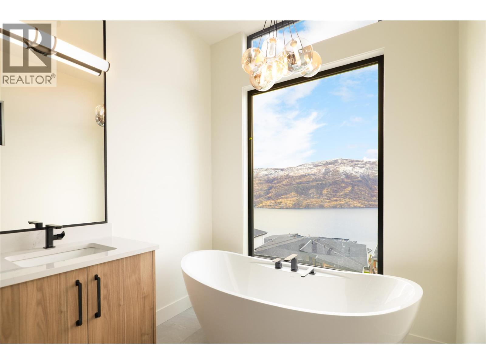  573 Clifton Court, Kelowna