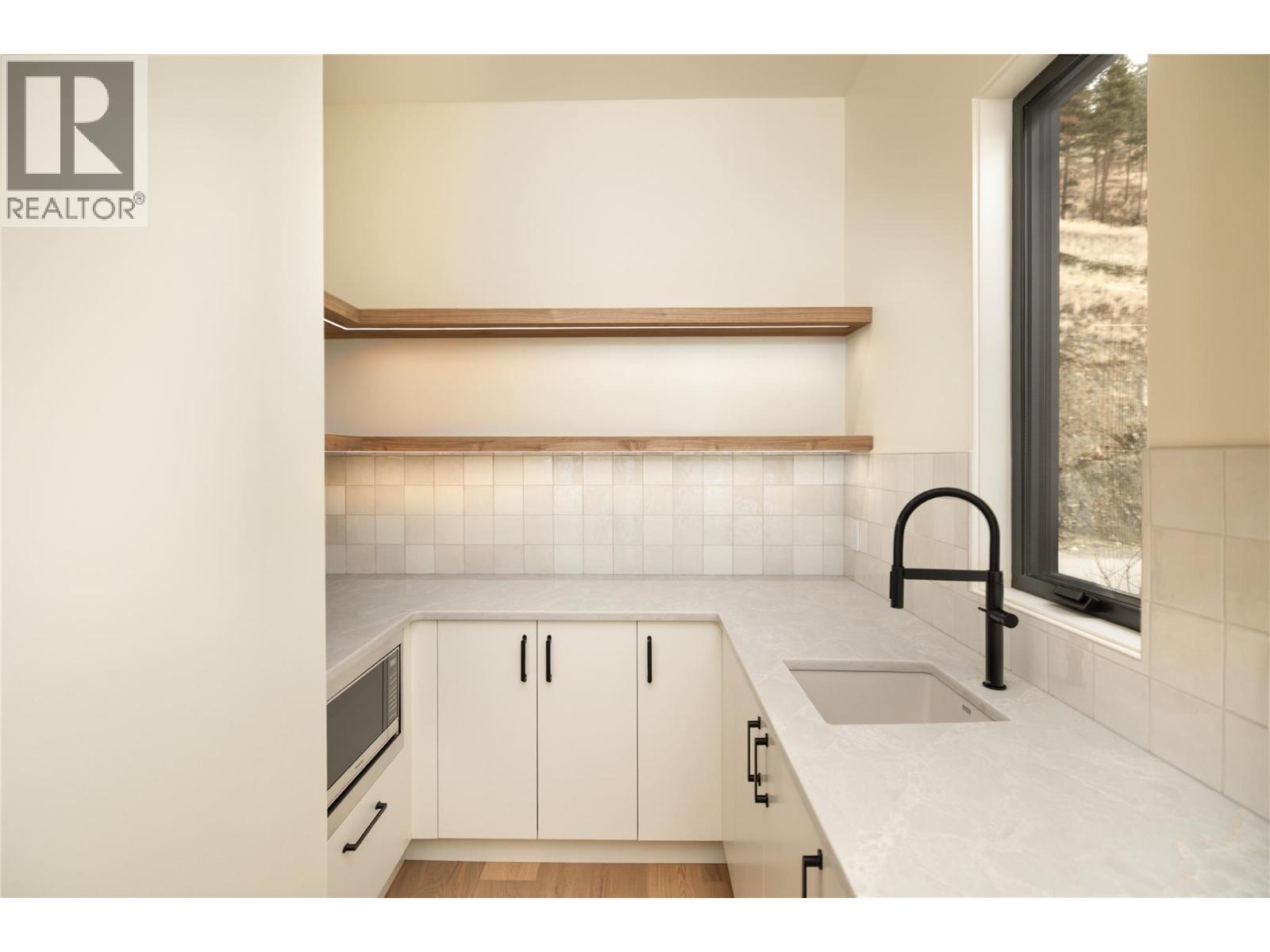  573 Clifton Court, Kelowna