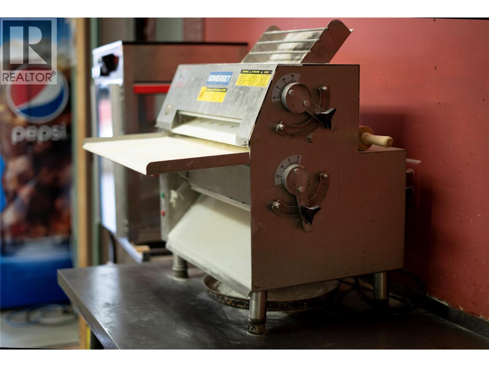  146 Rutland Road Road South, Kelowna