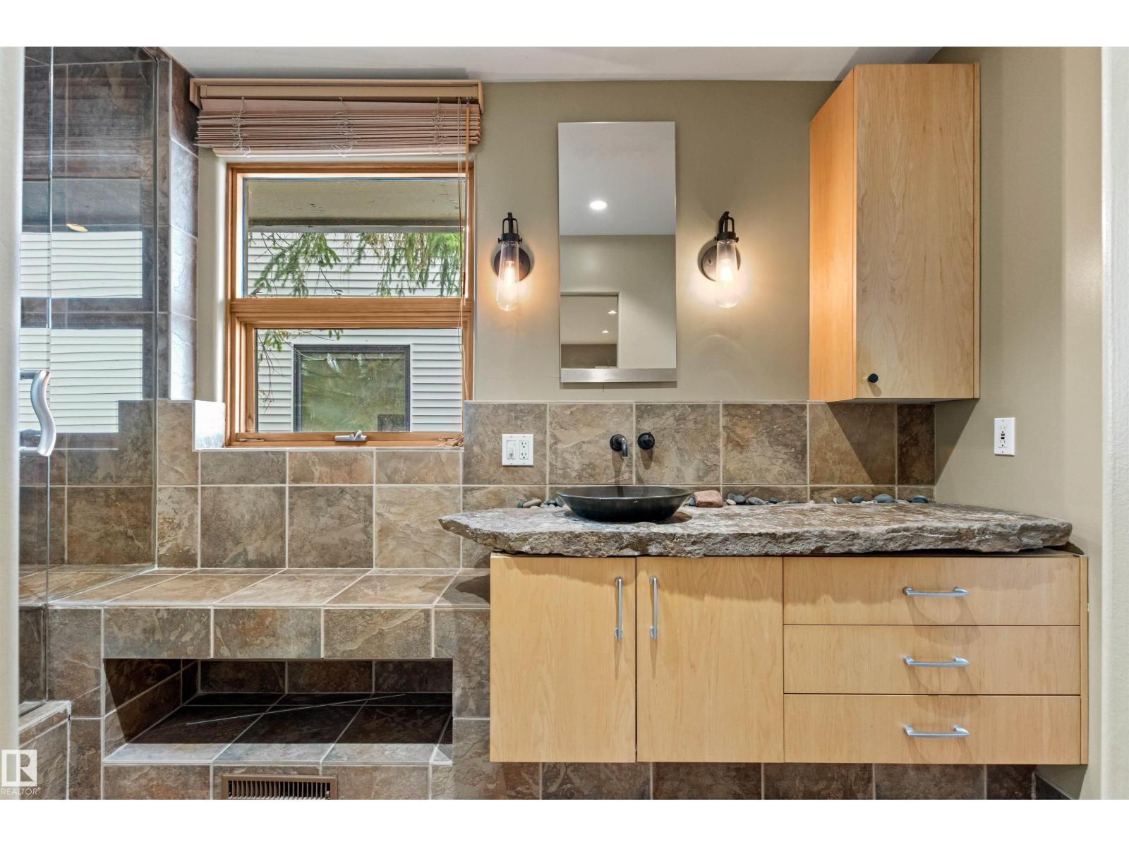 14403 83 AV NW, Edmonton