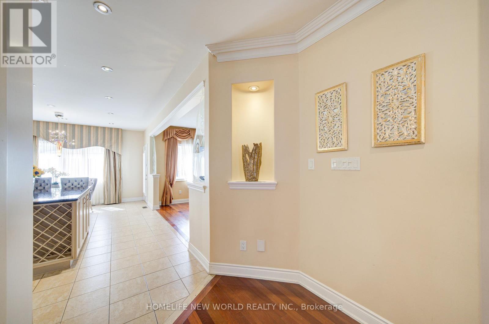 Single Family House for Sale in  NER ISRAEL DRIVE Vaughan (Patterson) 