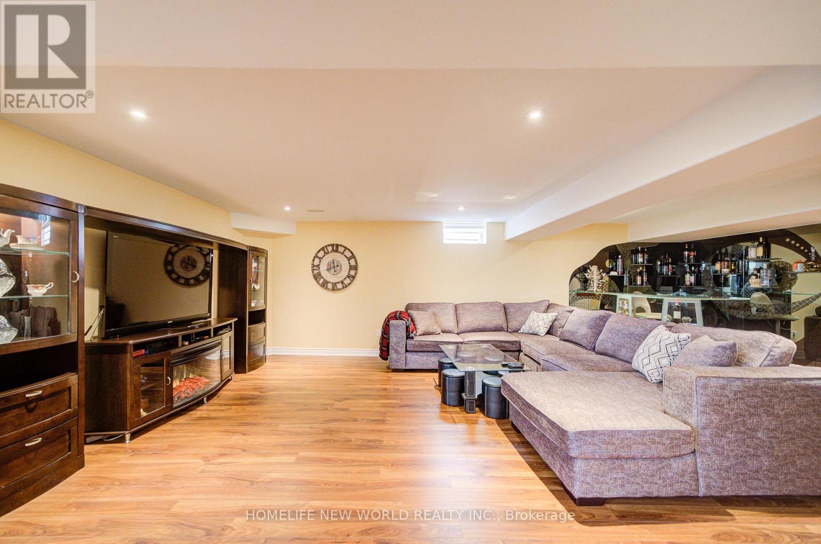 Single Family House for Sale in  NER ISRAEL DRIVE Vaughan (Patterson) 