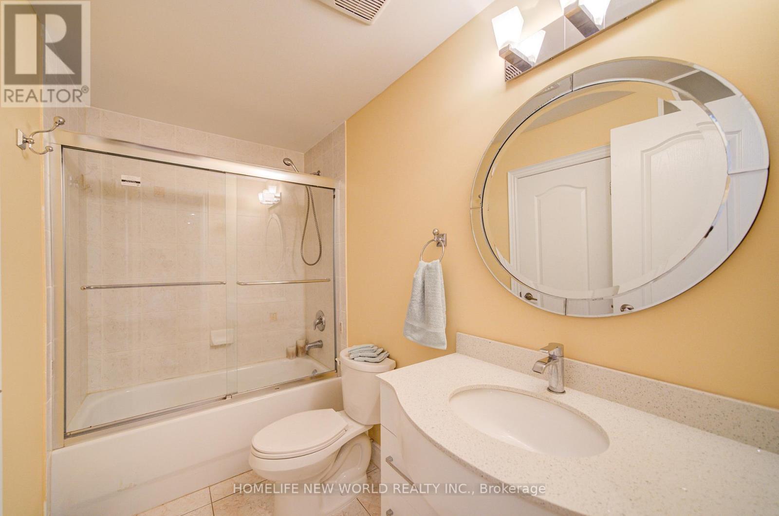 Single Family House for Sale in  NER ISRAEL DRIVE Vaughan (Patterson) 