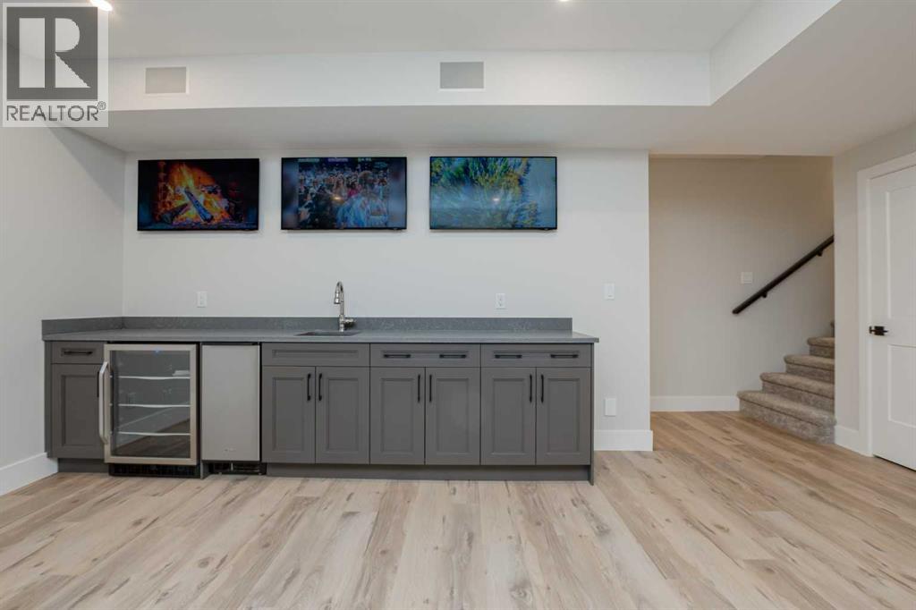 Single Family House for Sale in  Emerald Drive Evergreen Red Deer 