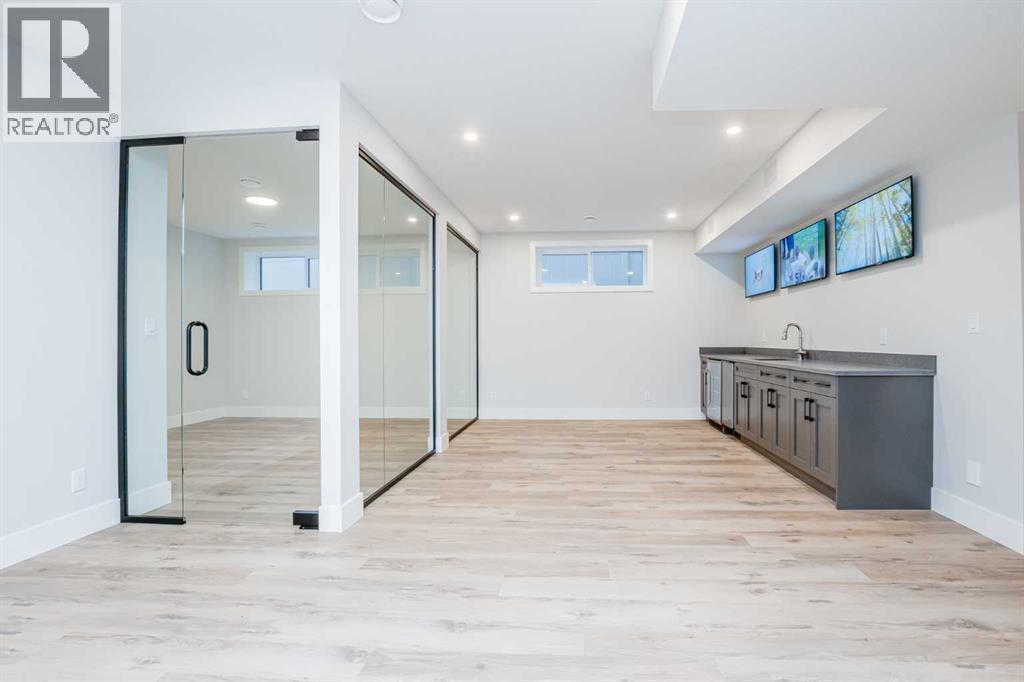 Single Family House for Sale in  Emerald Drive Evergreen Red Deer 