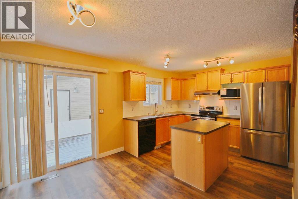 Single Family House for Sale in  Covepark Close NE Coventry Hills Calgary 