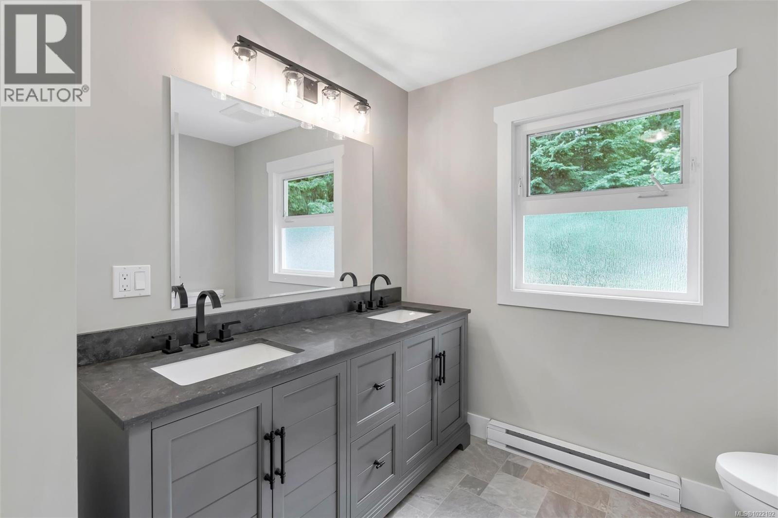 7518 Rosevear Rd, Duncan