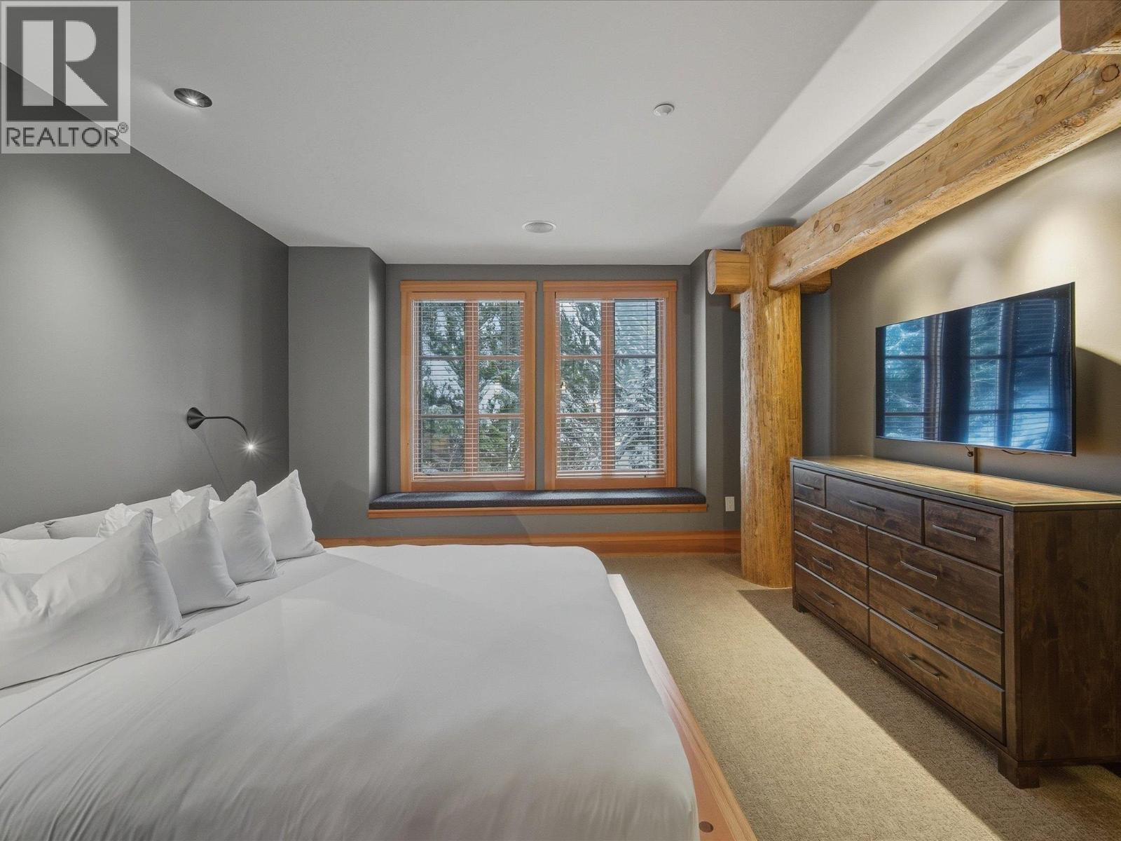 10J 2300 NORDIC DRIVE, Whistler