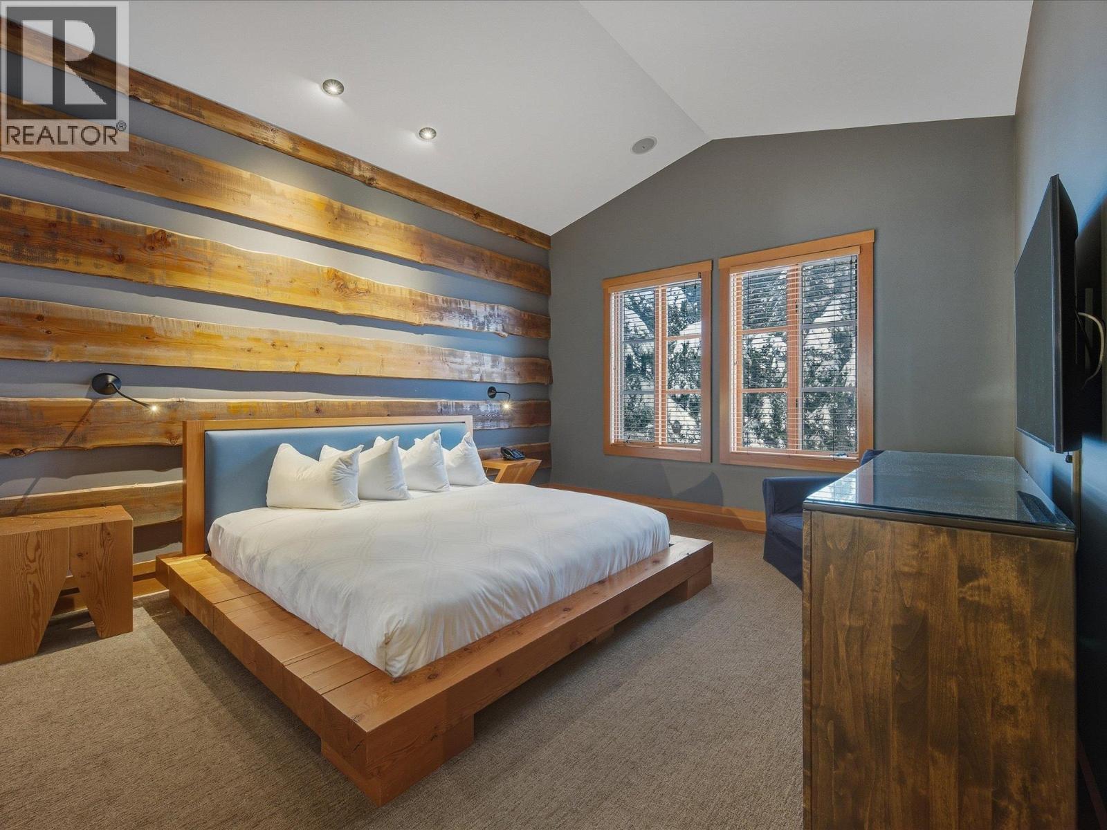 10J 2300 NORDIC DRIVE, Whistler