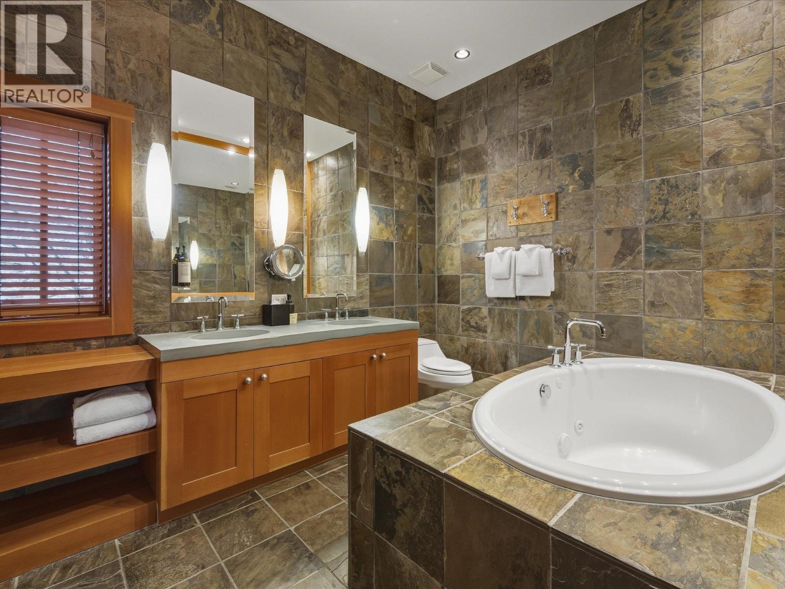 10J 2300 NORDIC DRIVE, Whistler