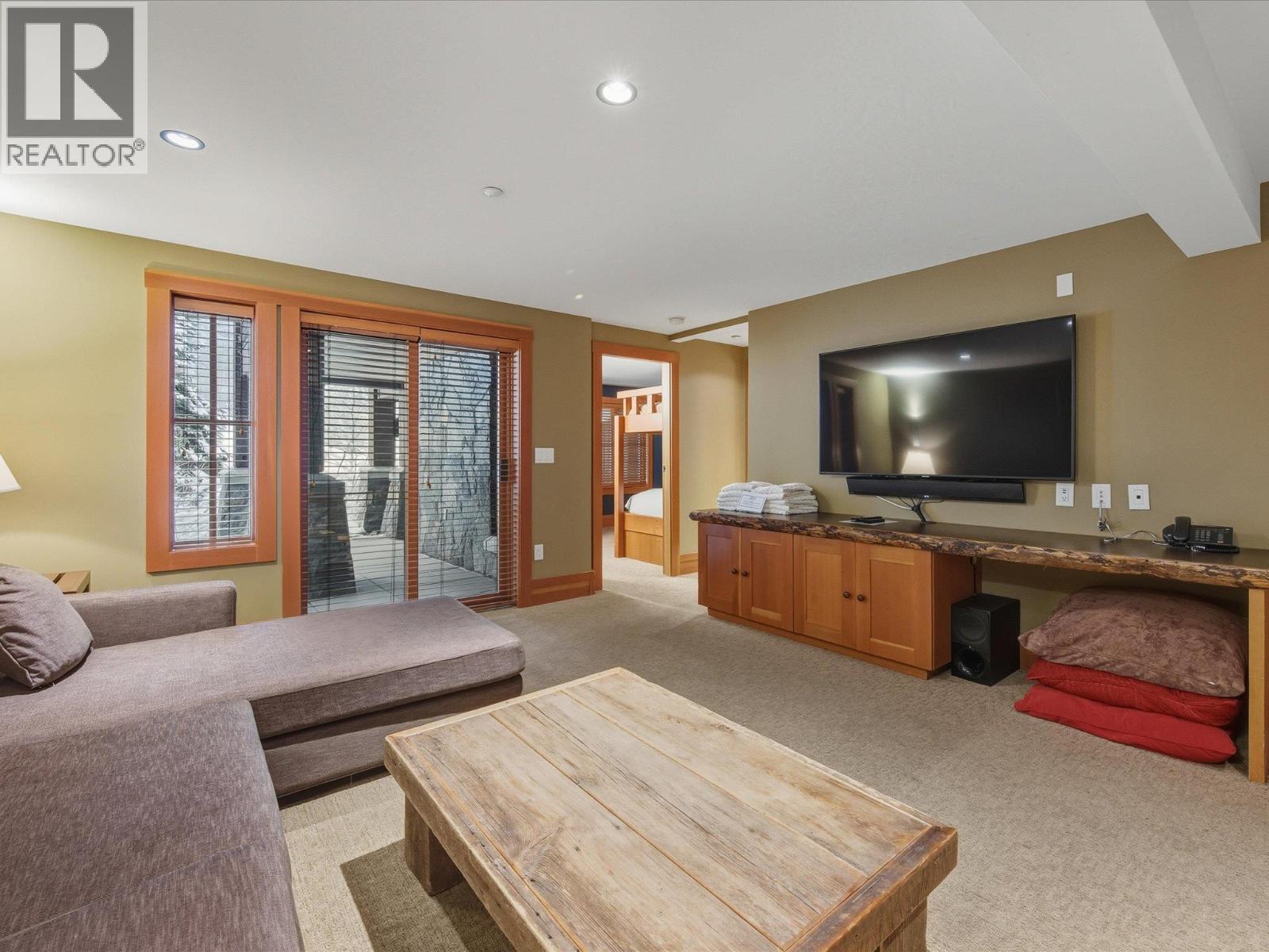 10J 2300 NORDIC DRIVE, Whistler