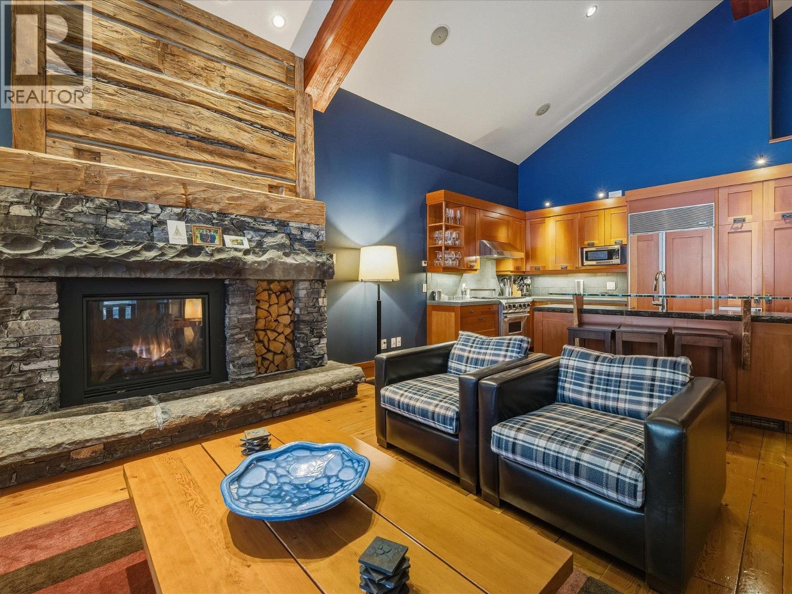 10J 2300 NORDIC DRIVE, Whistler