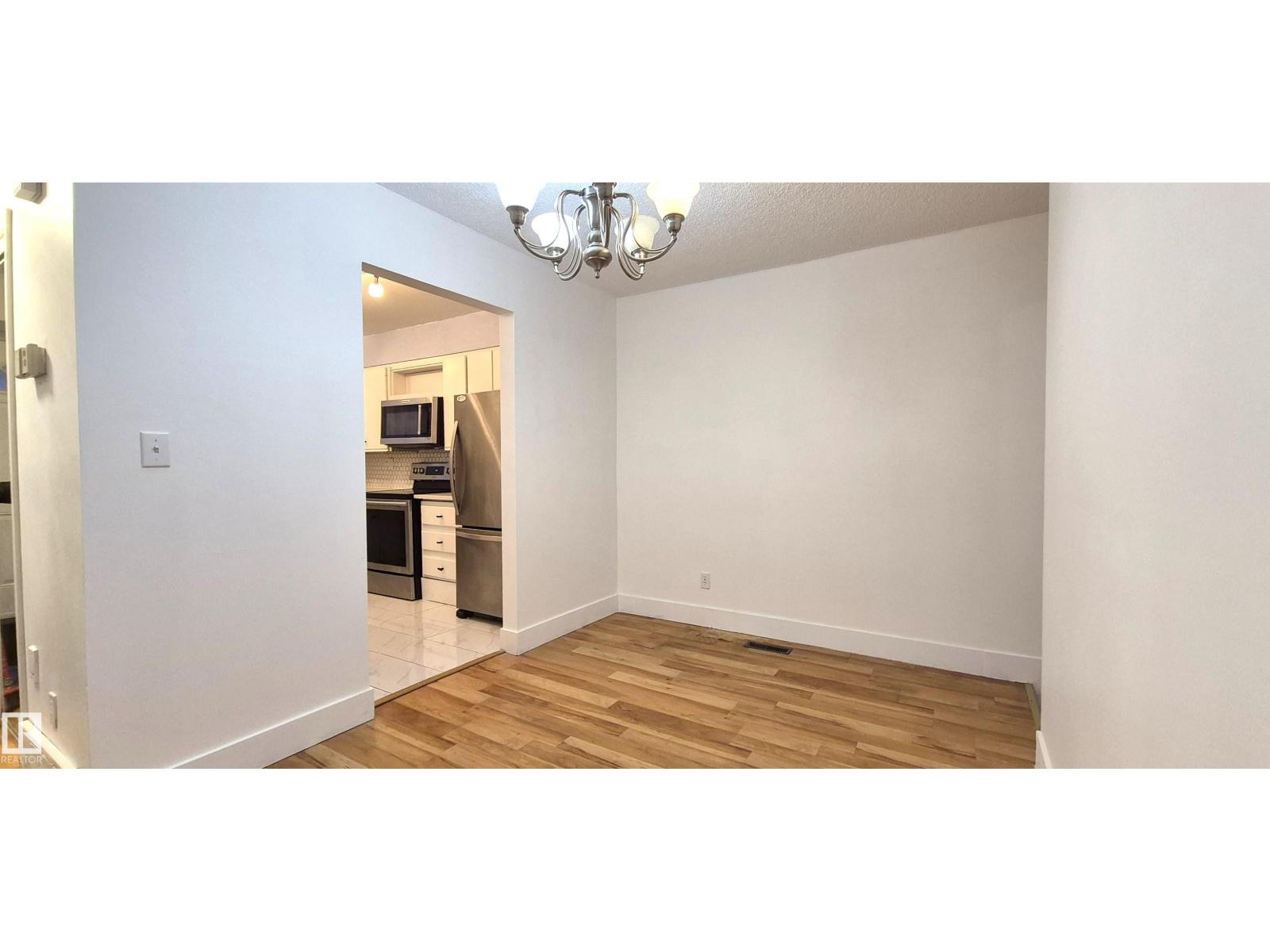 3619 30 AV NW, Edmonton