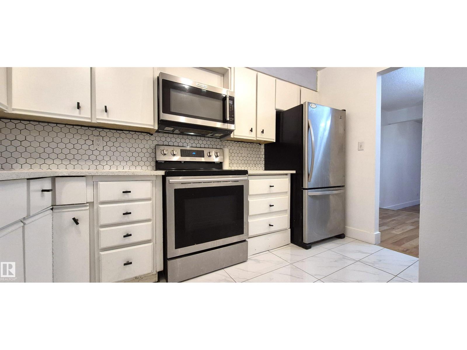 3619 30 AV NW, Edmonton