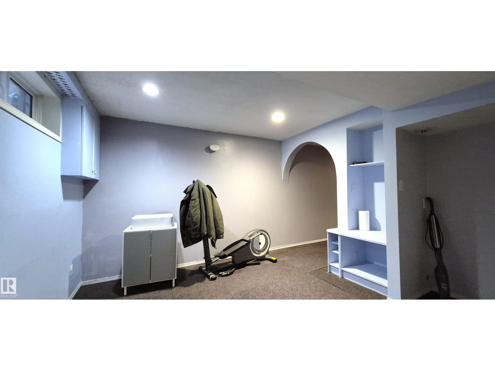 3619 30 AV NW, Edmonton