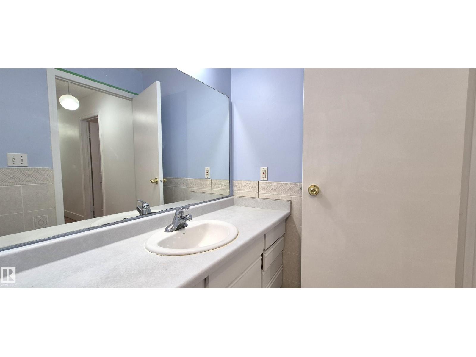 3619 30 AV NW, Edmonton