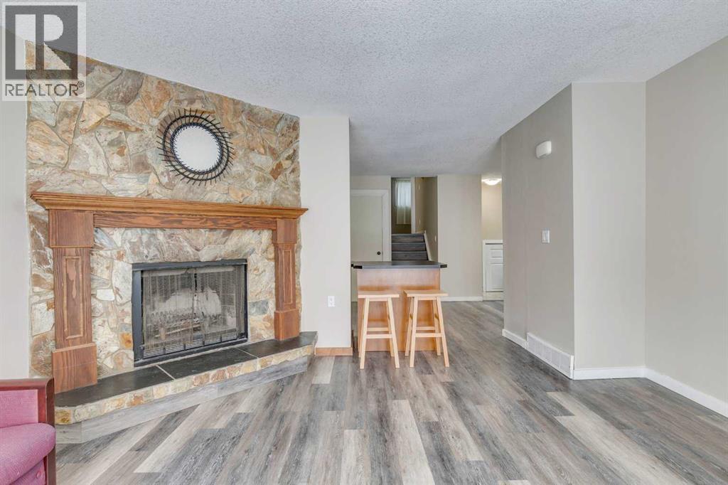 Single Family House 4 Level for Sale in  Woodglen Close SW Woodbine Calgary 