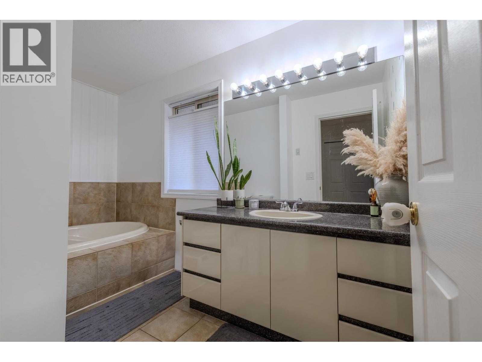 7 1158 CARMEL PLACE, Squamish