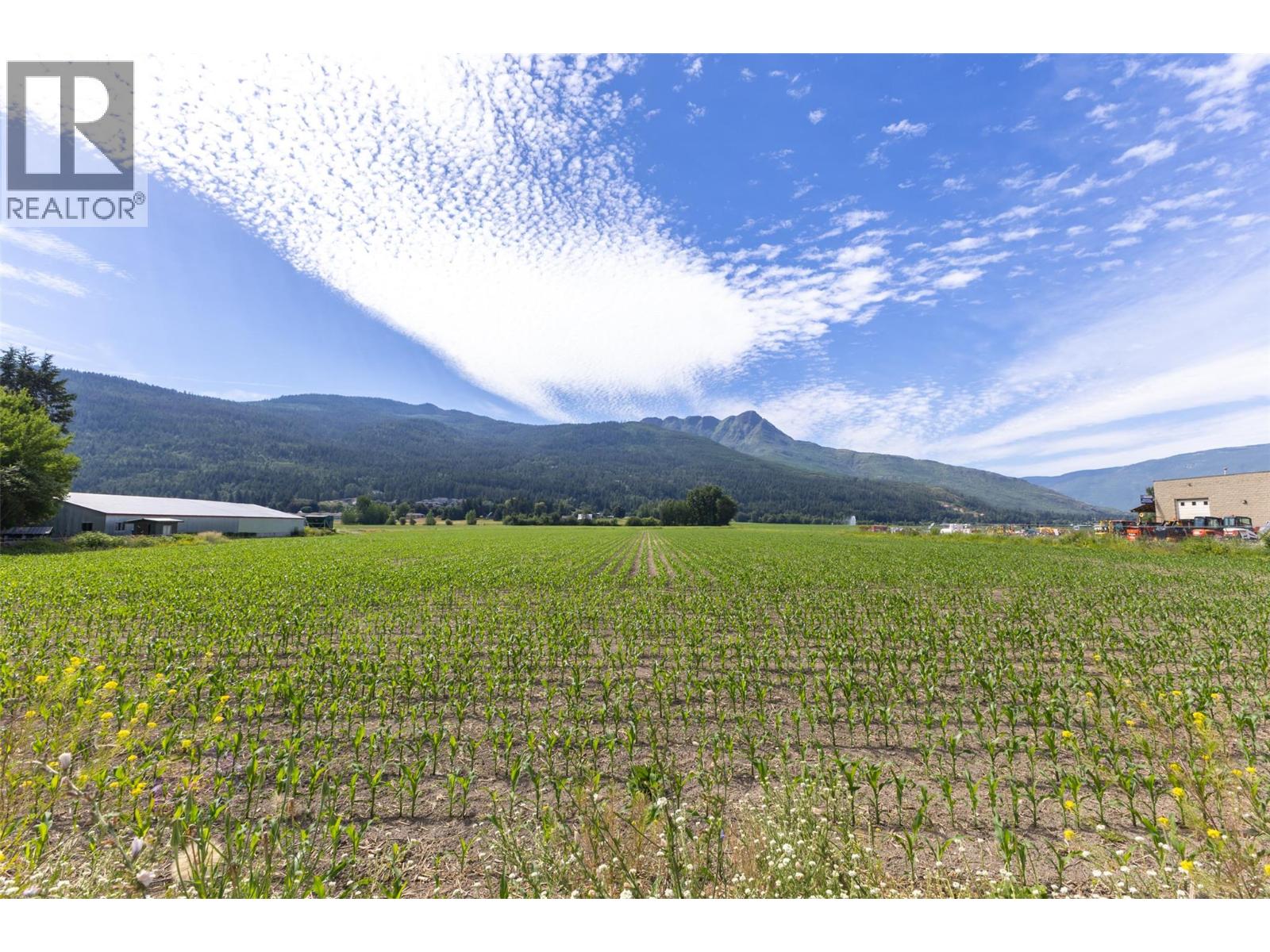  1490 10 Avenue Southwest, Salmon Arm