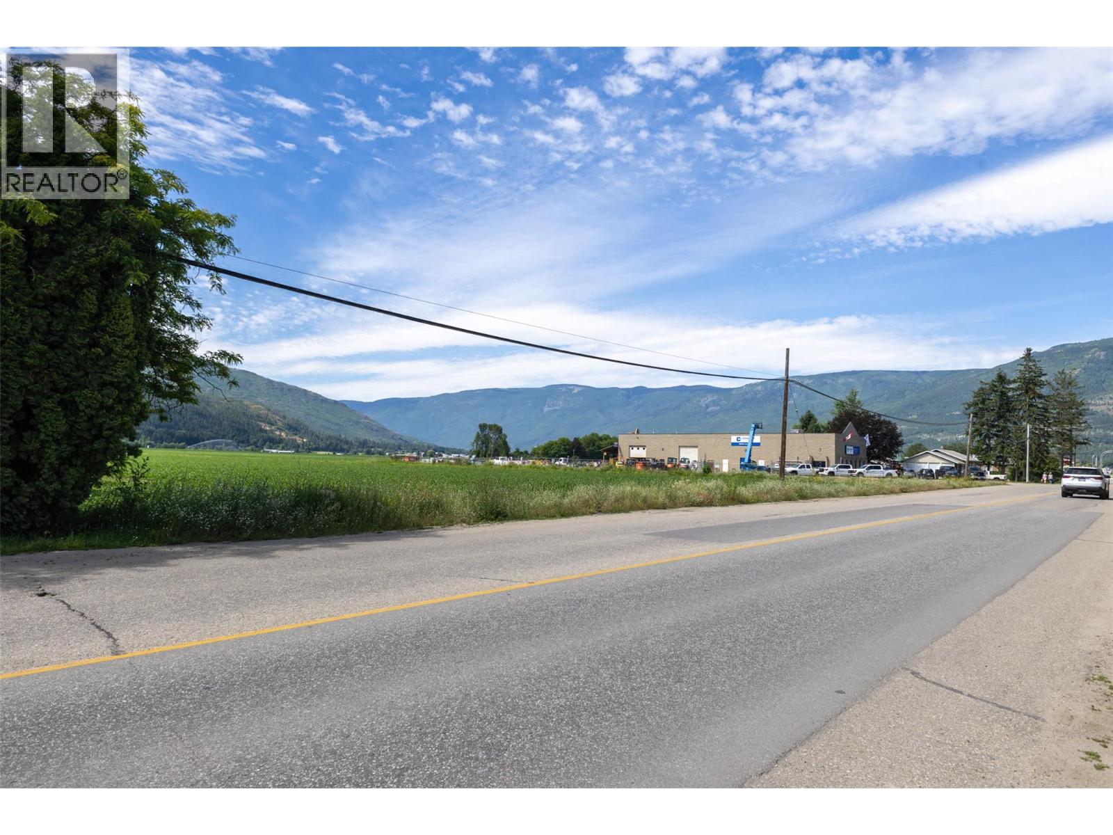  1490 10 Avenue Southwest, Salmon Arm