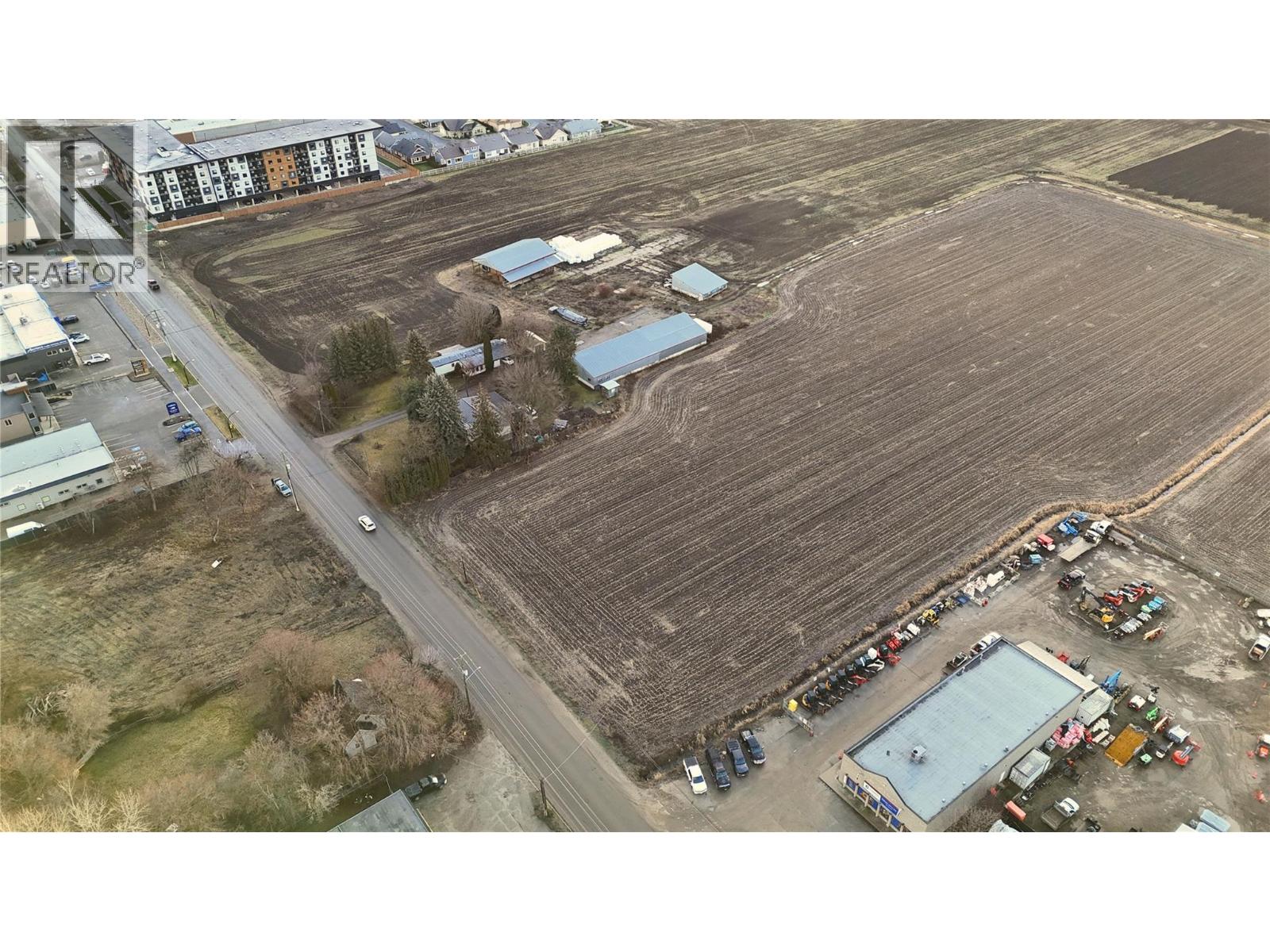  1490 10 Avenue Southwest, Salmon Arm