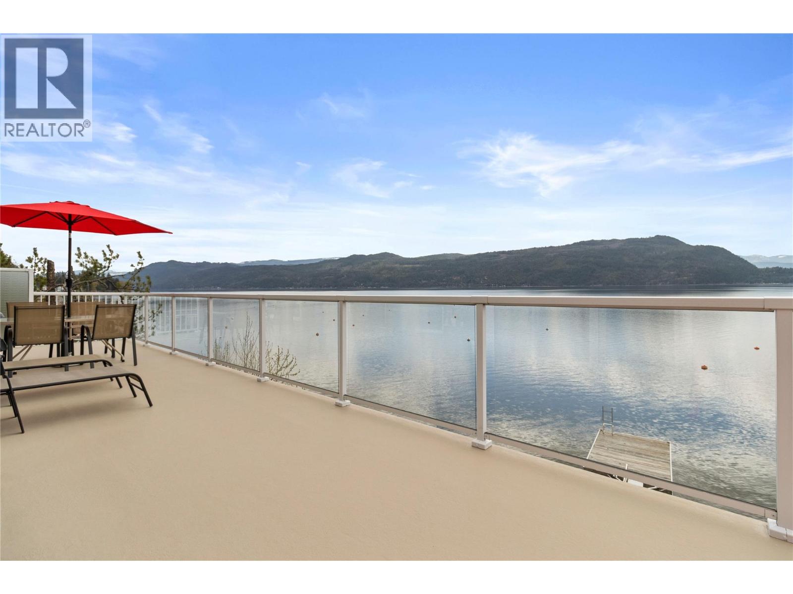 5106 Squilax Anglemont Road, Celista