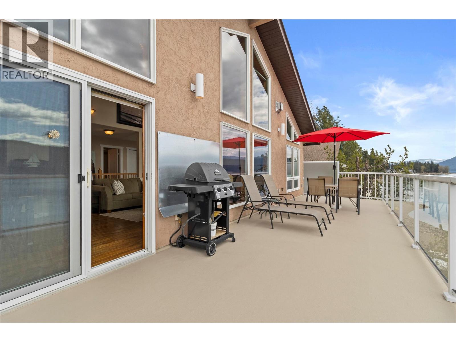 5106 Squilax Anglemont Road, Celista