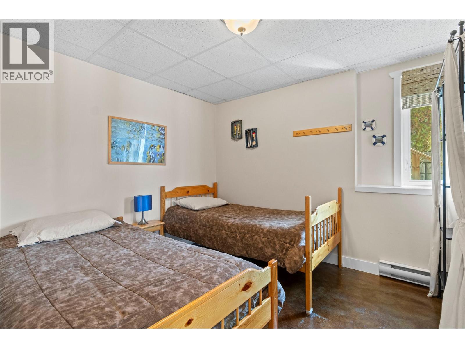 5106 Squilax Anglemont Road, Celista