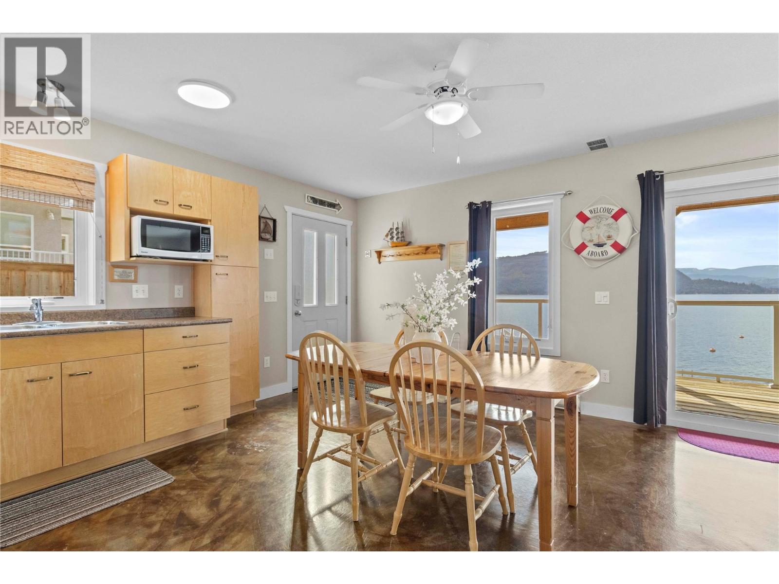 5106 Squilax Anglemont Road, Celista