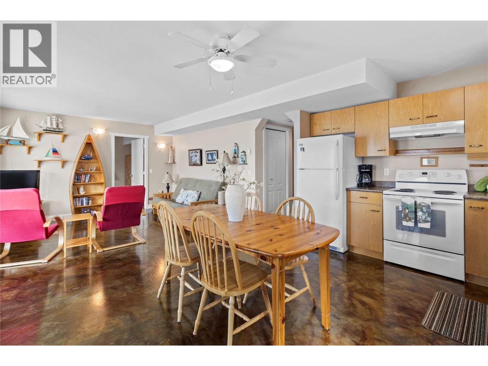 5106 Squilax Anglemont Road, Celista