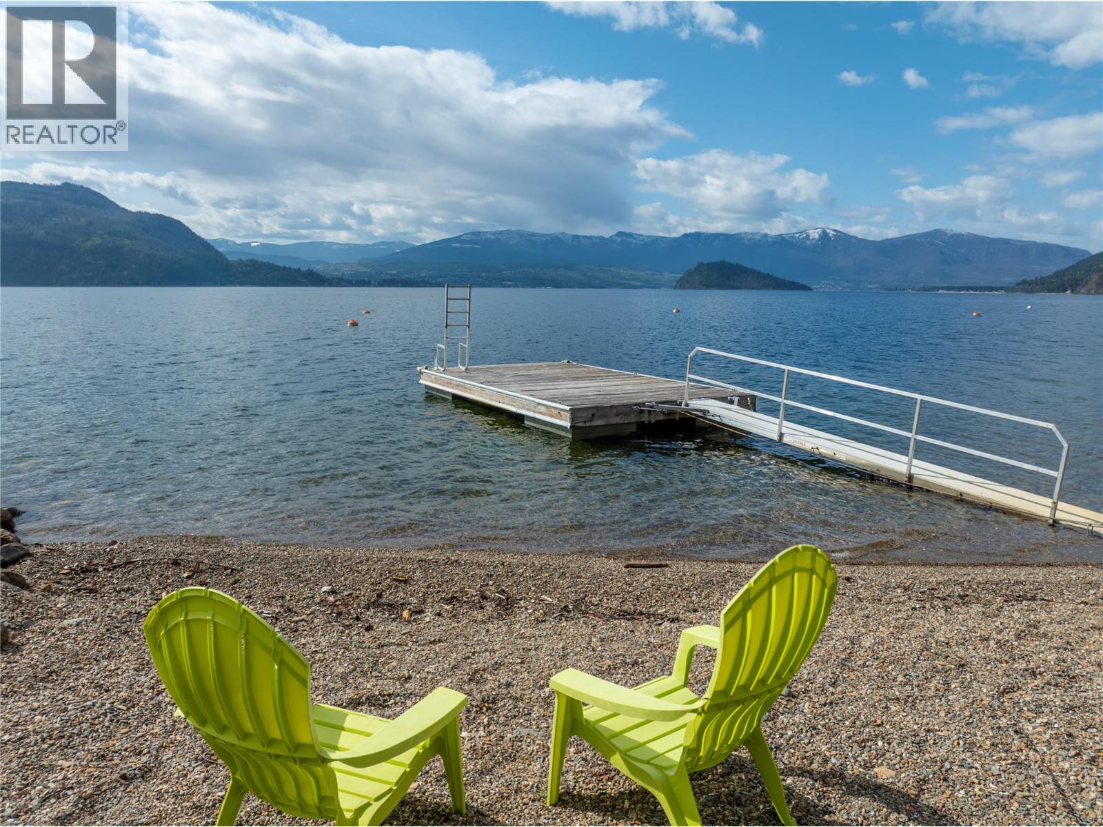 5106 Squilax Anglemont Road, Celista