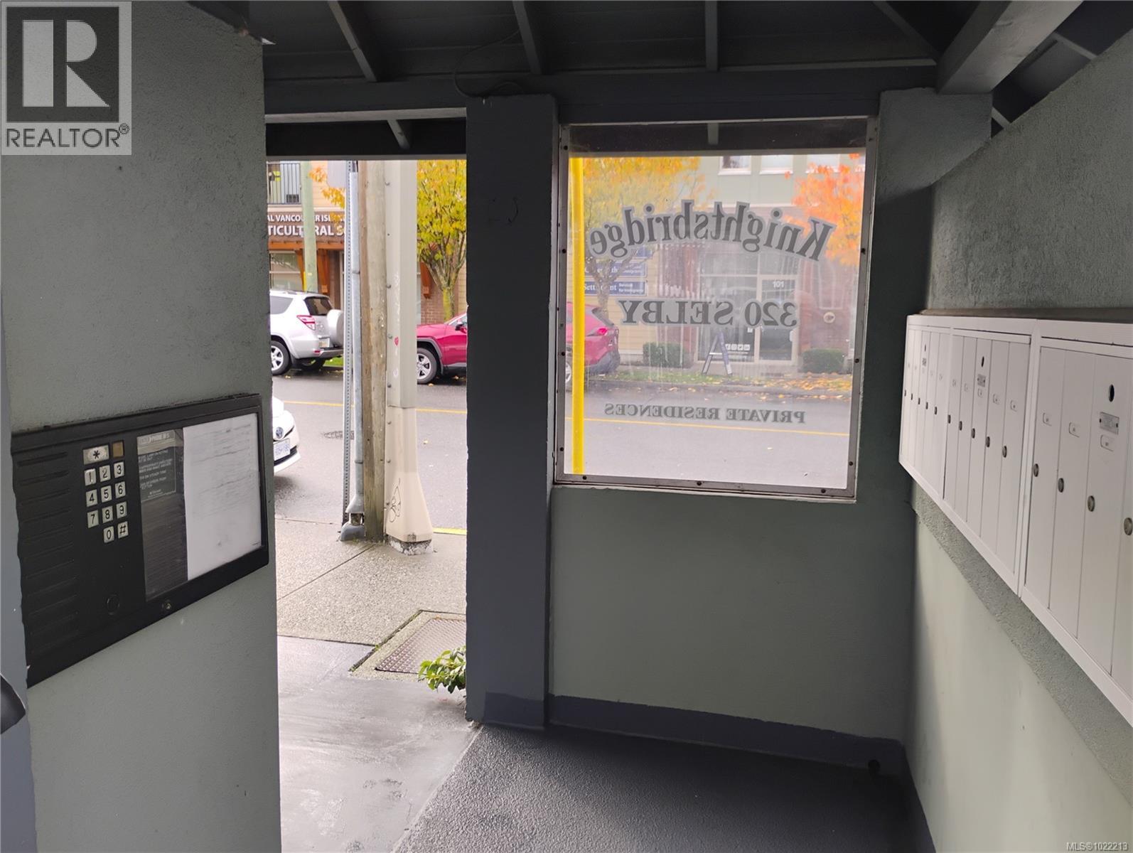 201 320 Selby St, Nanaimo