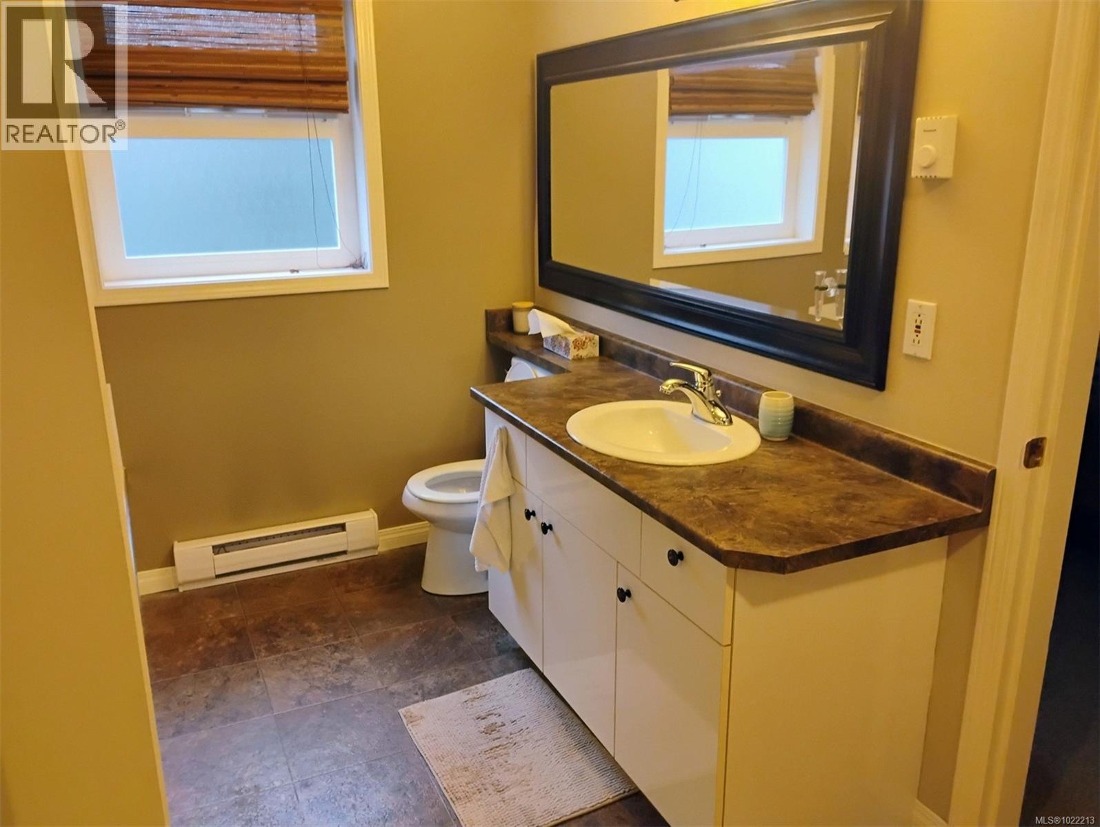 201 320 Selby St, Nanaimo