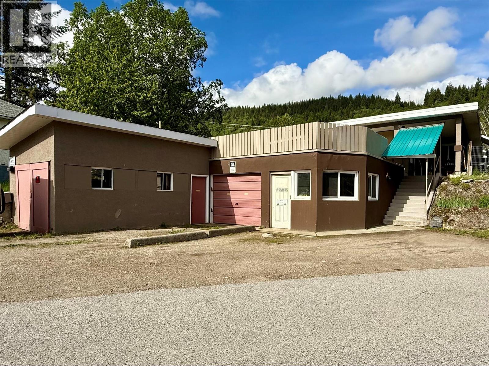 714 12TH Street, Castlegar