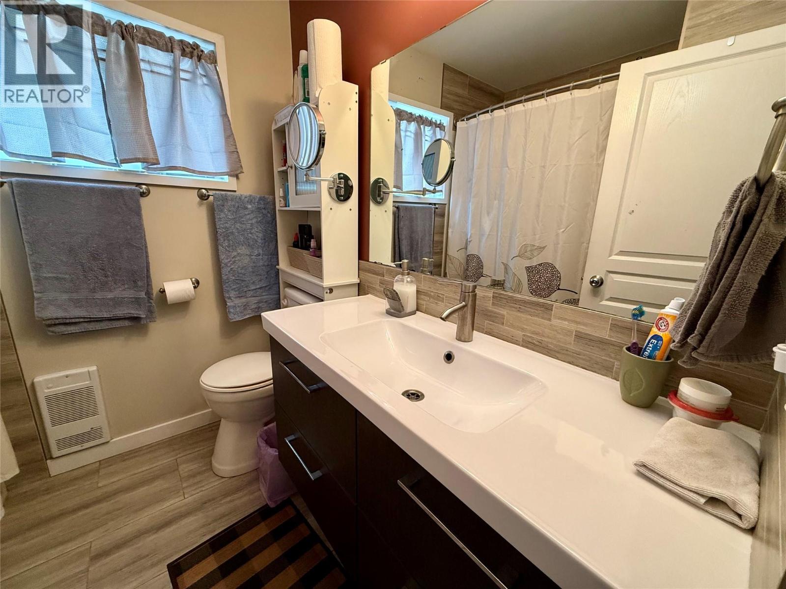 714 12TH Street, Castlegar