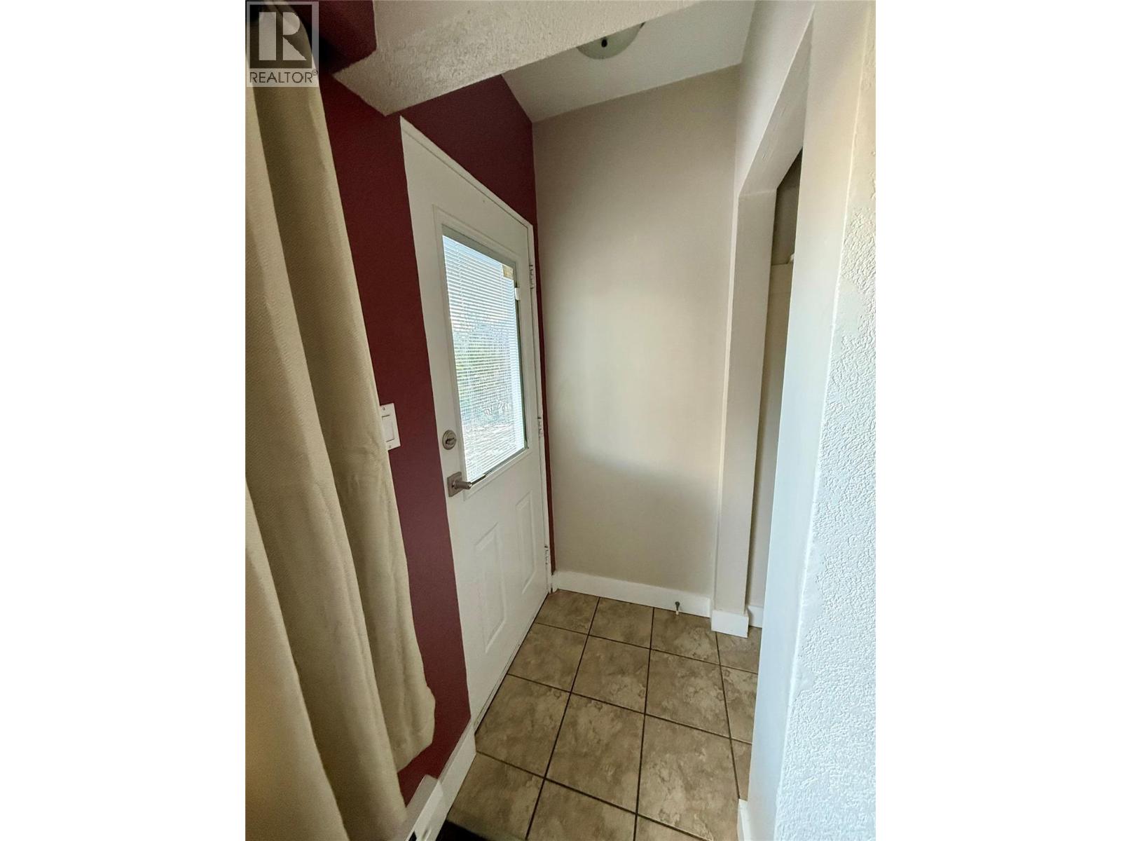  714 12TH Street, Castlegar