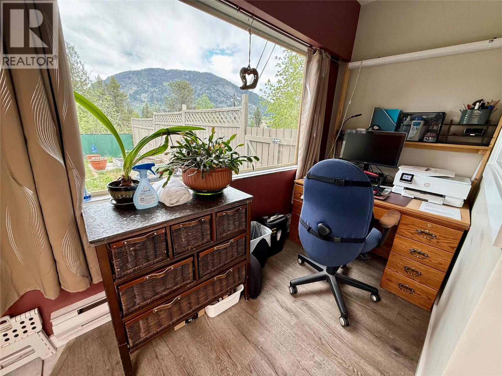  714 12TH Street, Castlegar