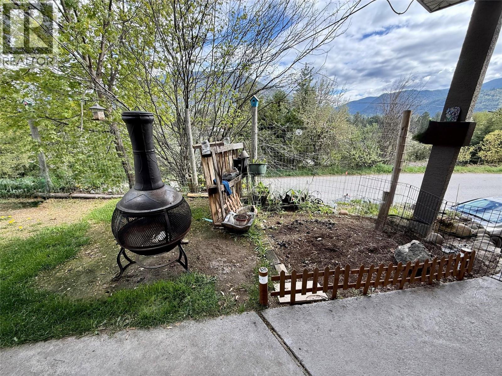  714 12TH Street, Castlegar