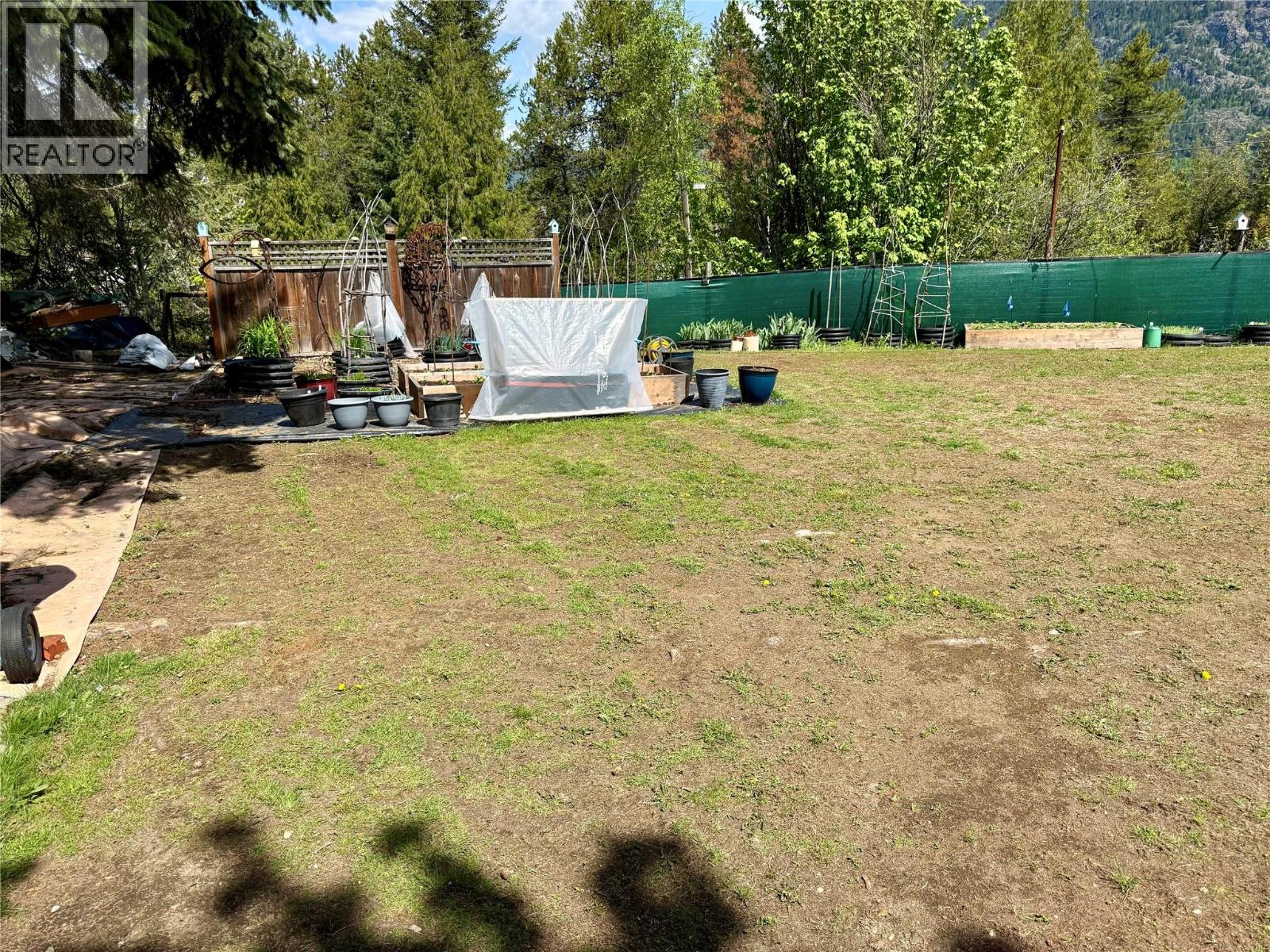  714 12TH Street, Castlegar