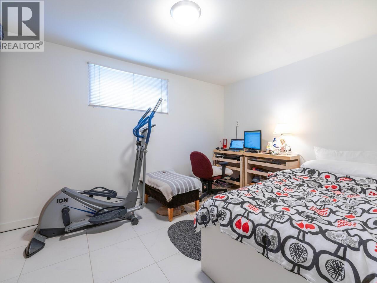 2216 E 41ST AVENUE, Vancouver