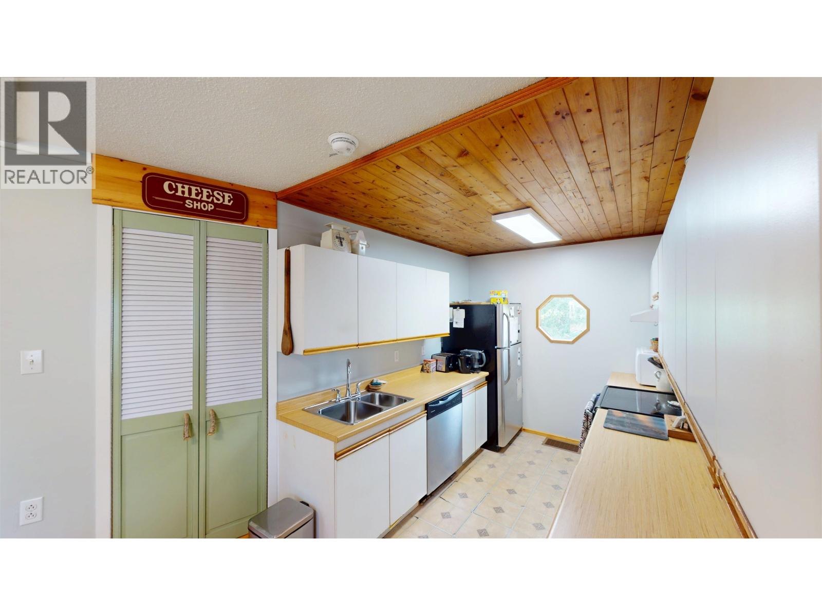 10719 DR GREENE STREET, Hudsons Hope