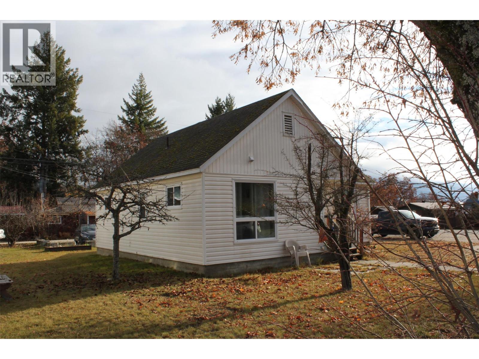  201 6th Avenue Northwest, Nakusp