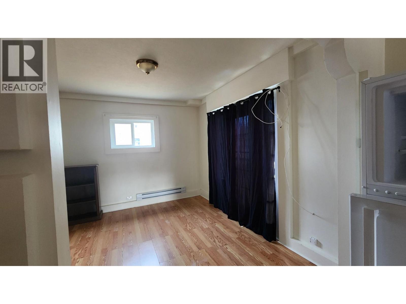  201 6th Avenue Northwest, Nakusp