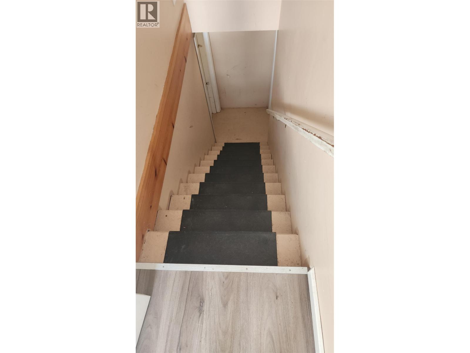  201 6th Avenue Northwest, Nakusp