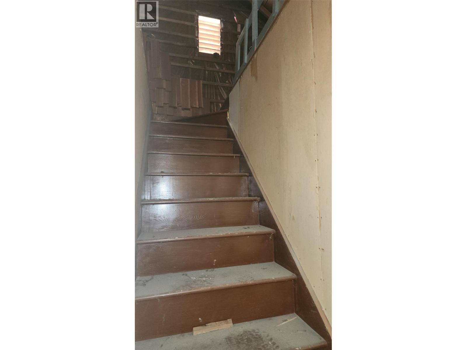  201 6th Avenue Northwest, Nakusp