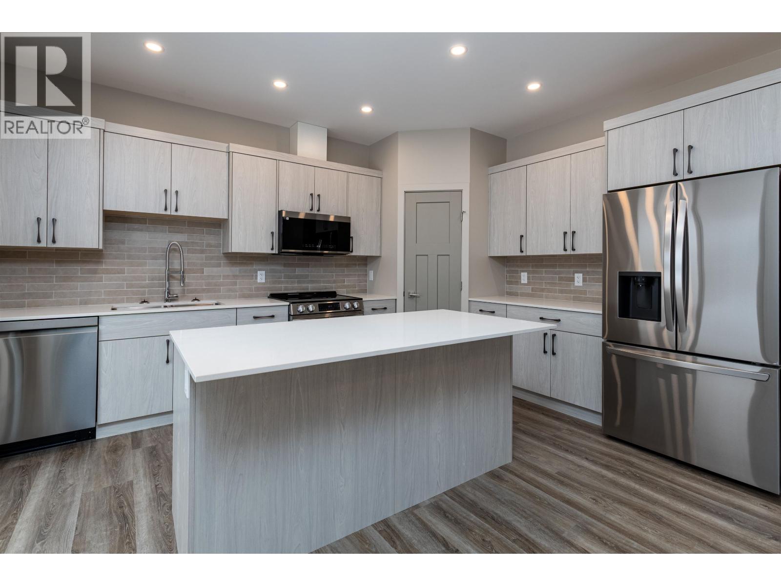 4005 NASH Drive, Terrace